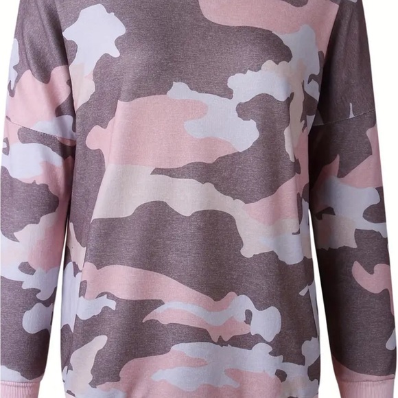 Lightweight Pink Camo Crew Pullover XL Comfy and Stretchy - Picture 2 of 4